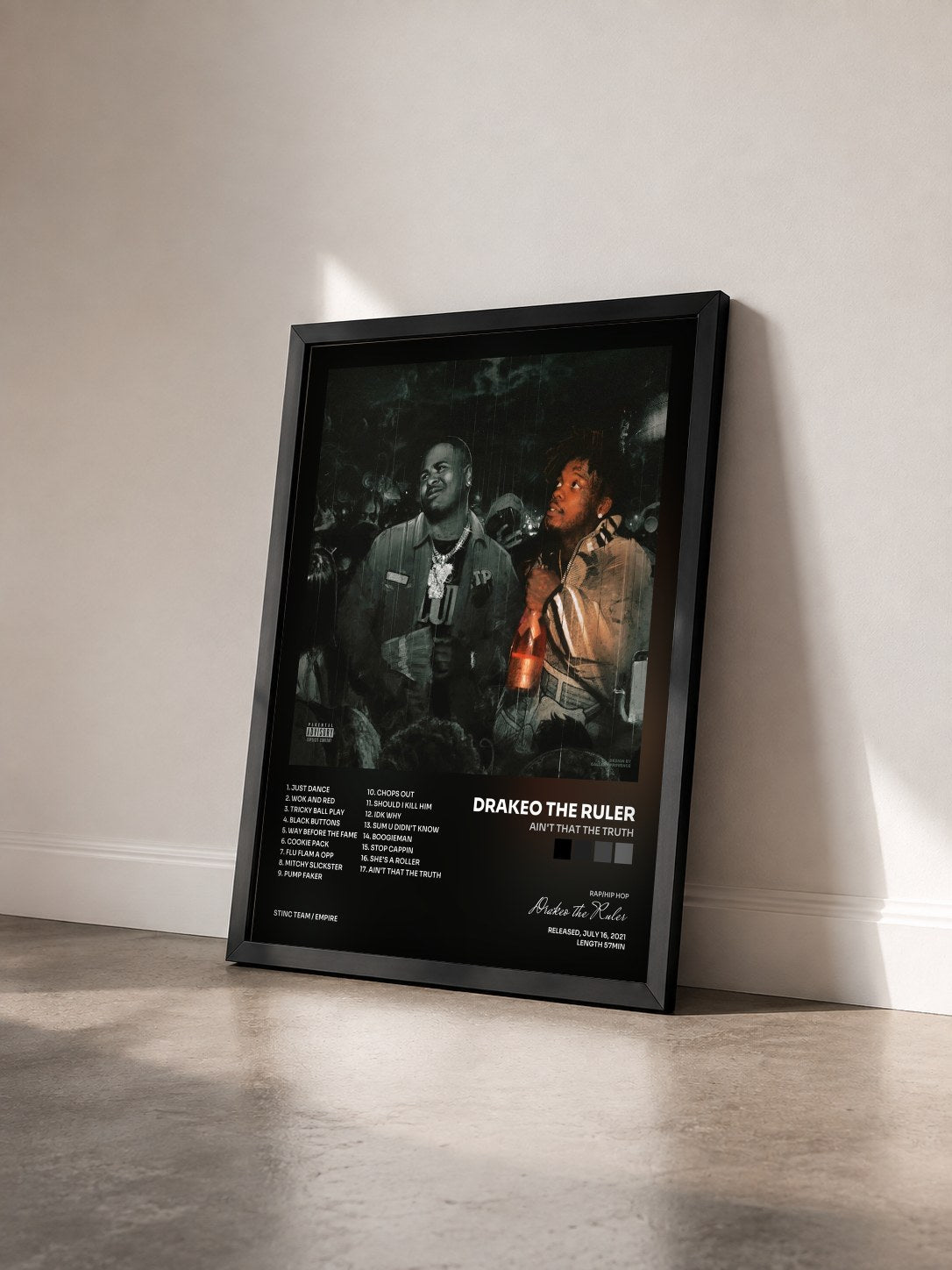 #noir Tableau de l'album Ain't That The Truth de Drakeo the Ruler vu de trois quarts, cadre noir