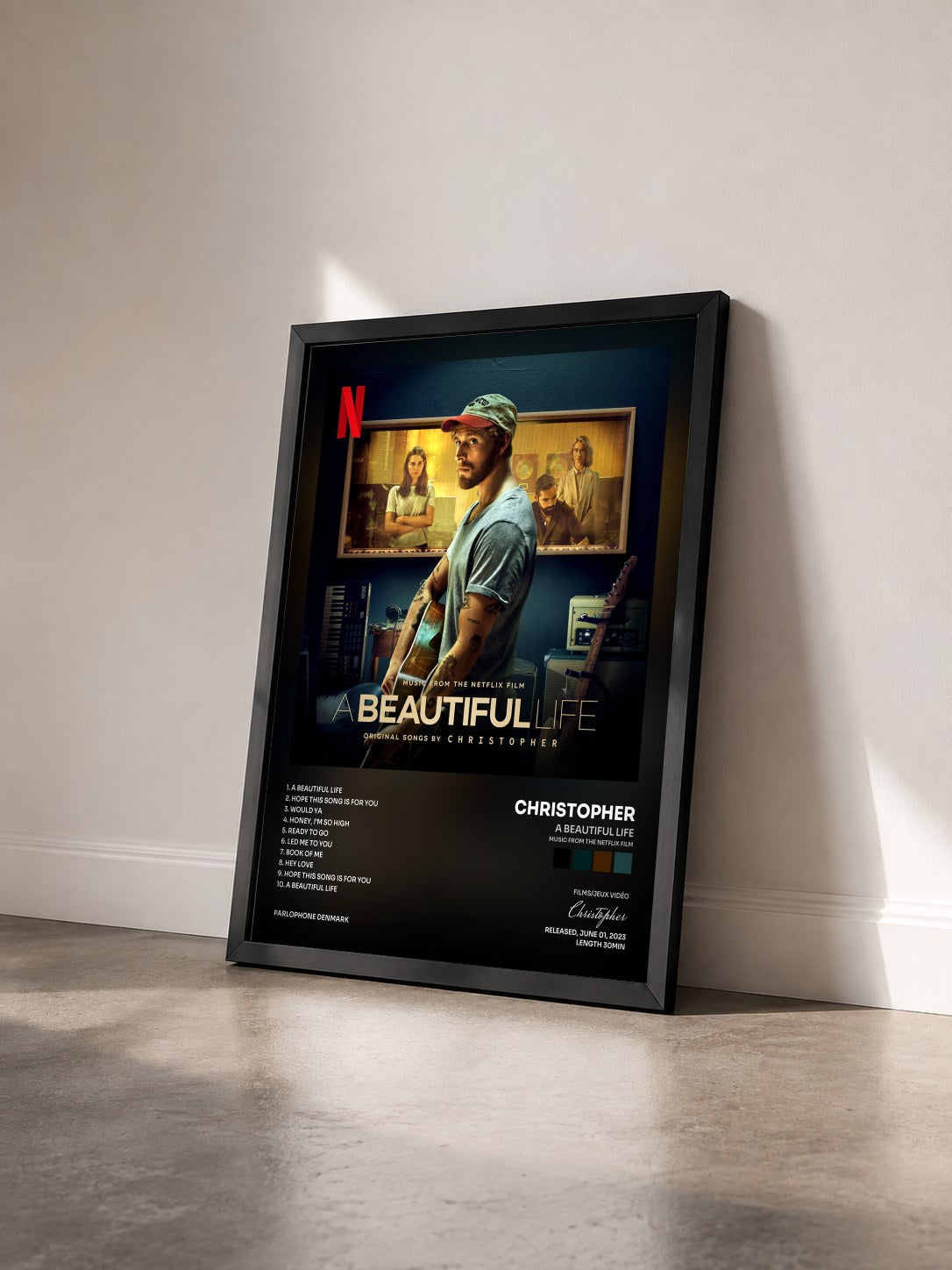 #noir Tableau de l'album A Beautiful Life (Music From The Netflix Film) de Christopher vu de trois quarts, cadre noir