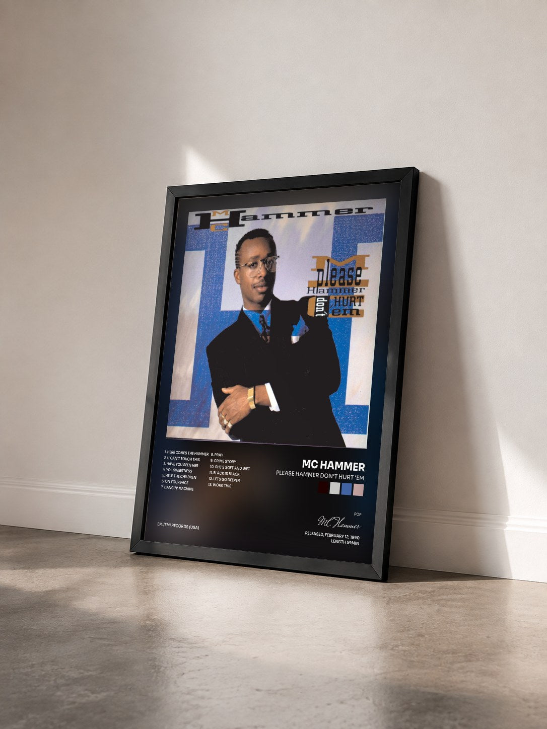 #noir Tableau de l'album Please Hammer Don't Hurt 'Em de MC Hammer vu de trois quarts, cadre noir
