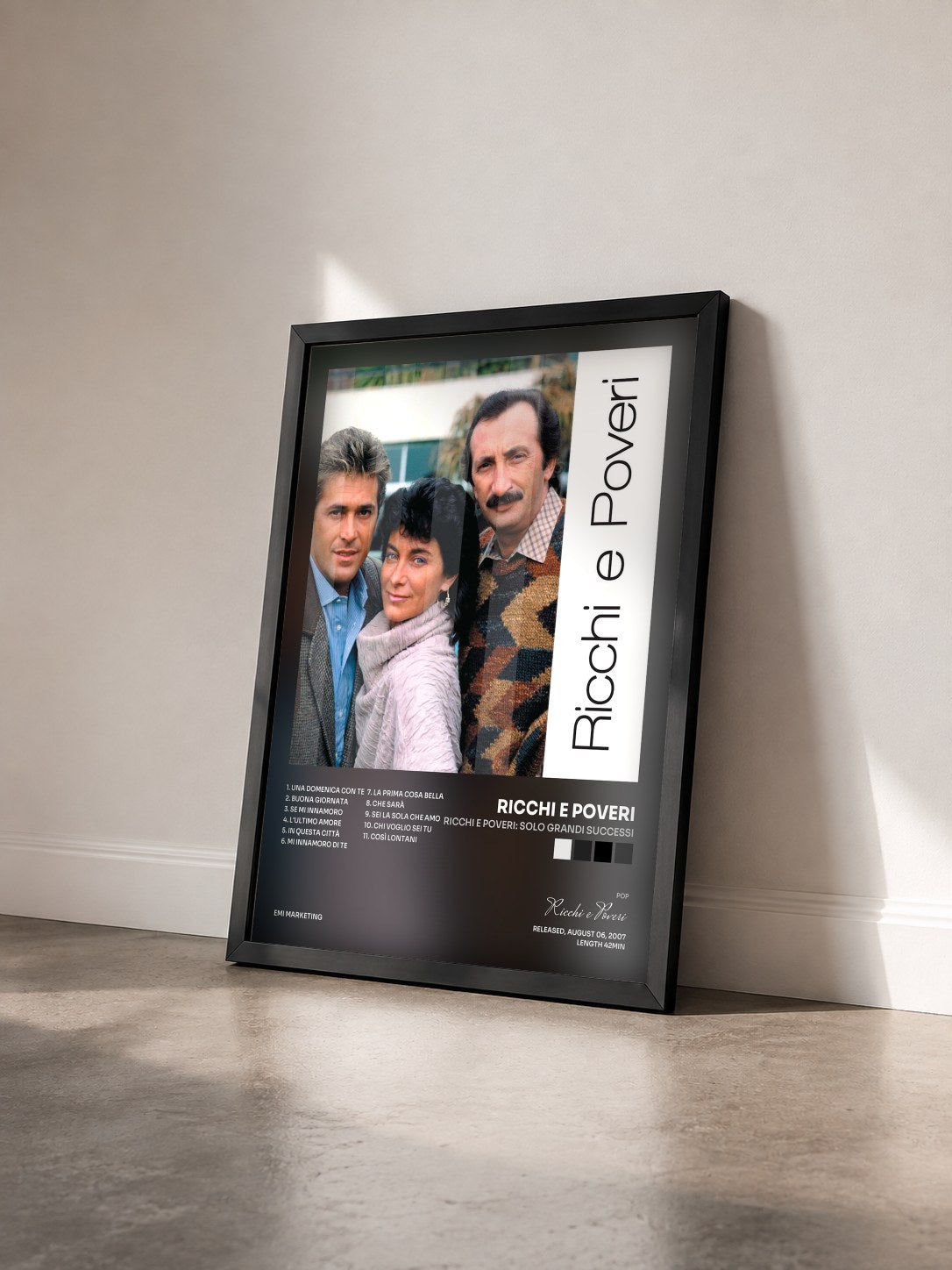 #noir Tableau de l'album Ricchi E Poveri: Solo Grandi Successi de Ricchi e Poveri vu de trois quarts, cadre noir