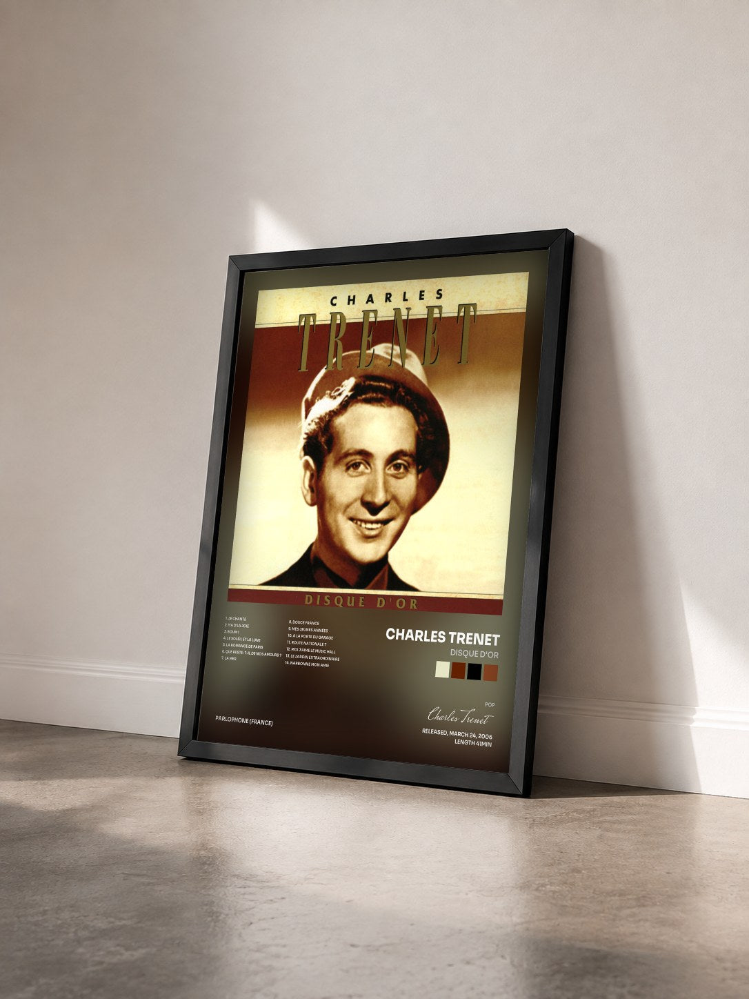 #noir Tableau de l'album Disque D'or de Charles Trenet vu de trois quarts, cadre noir