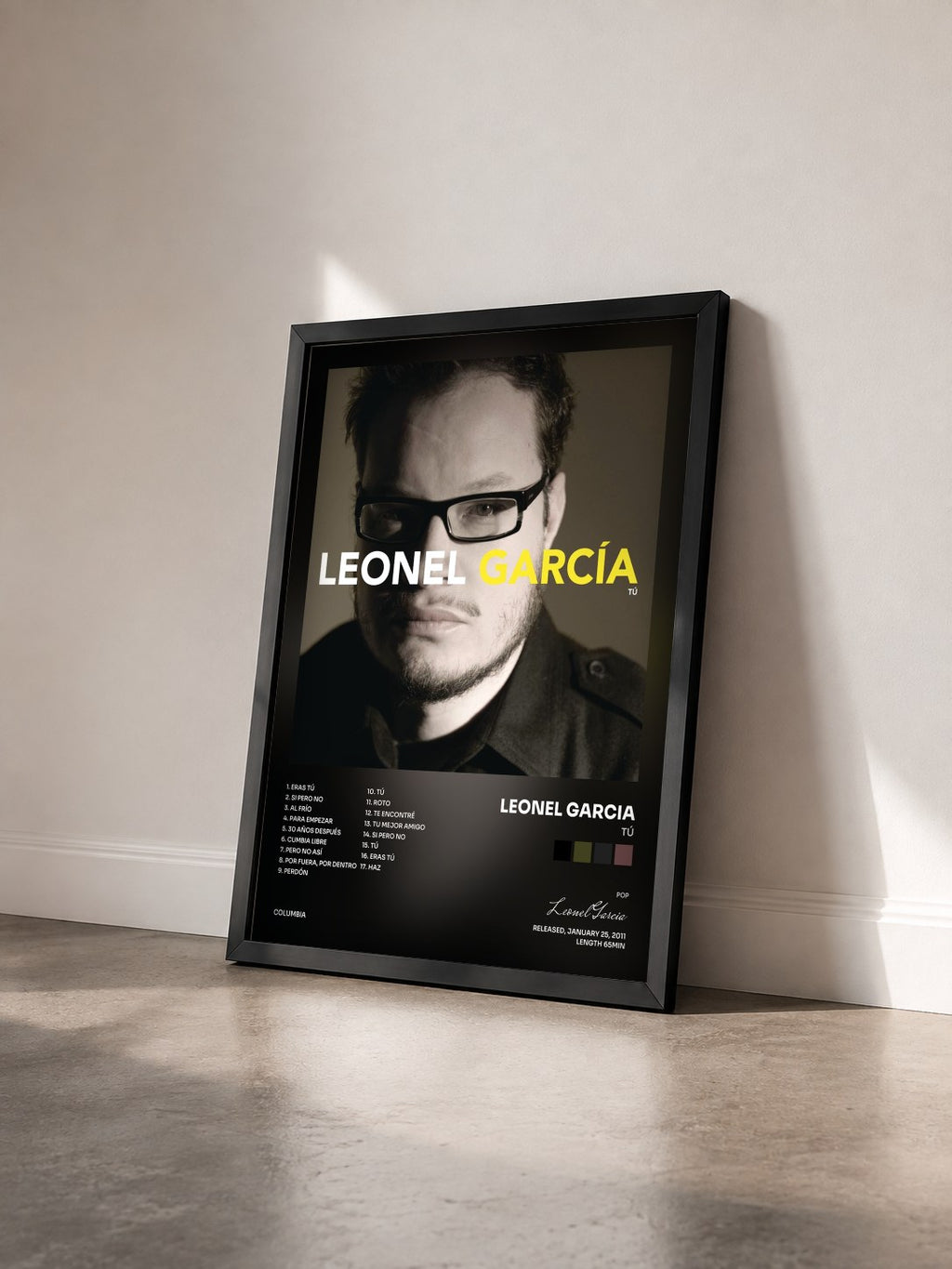 #noir Tableau de l'album Tú de Leonel Garcia vu de trois quarts, cadre noir