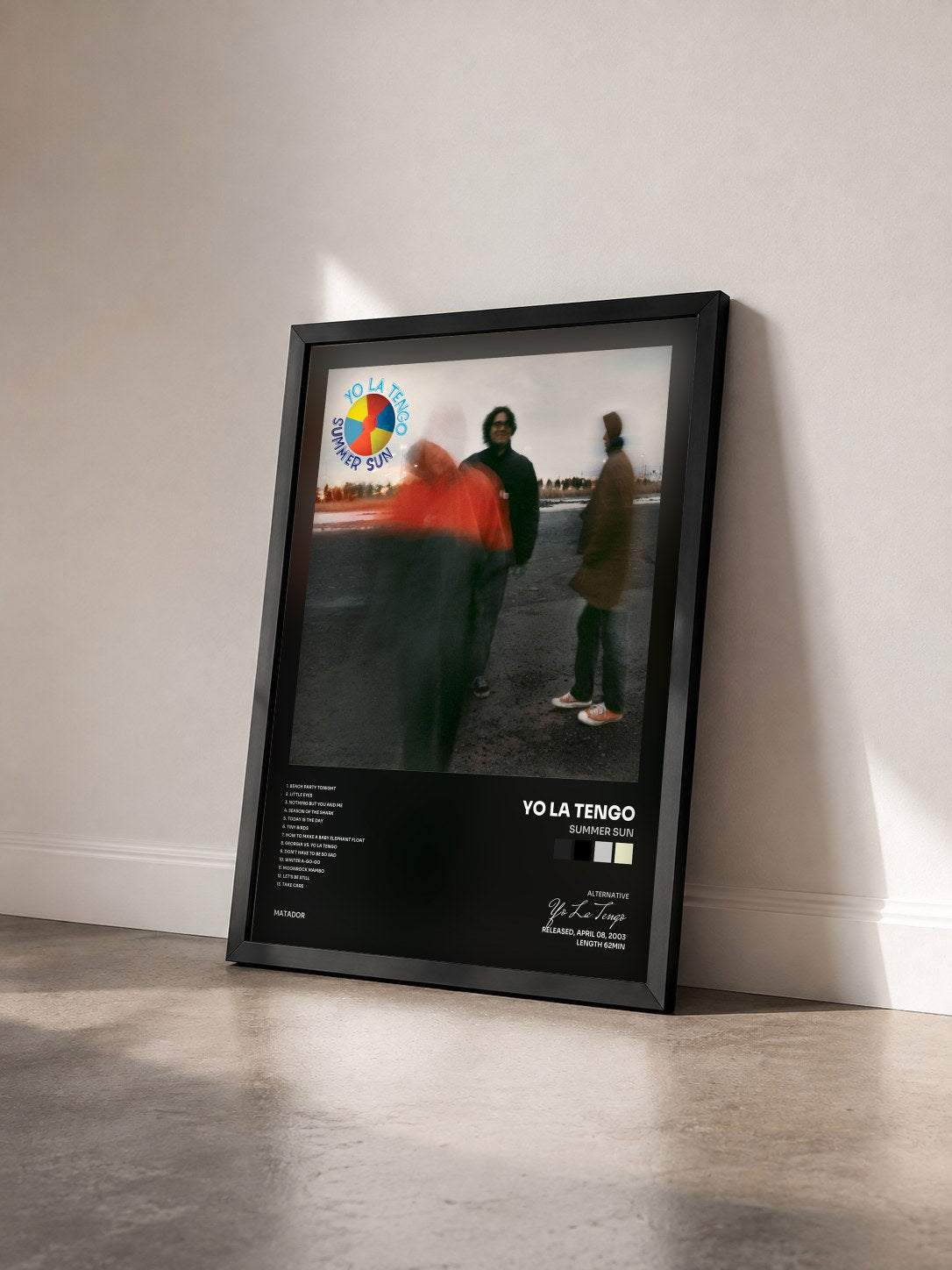 #noir Tableau de l'album Summer Sun de Yo La Tengo vu de trois quarts, cadre noir
