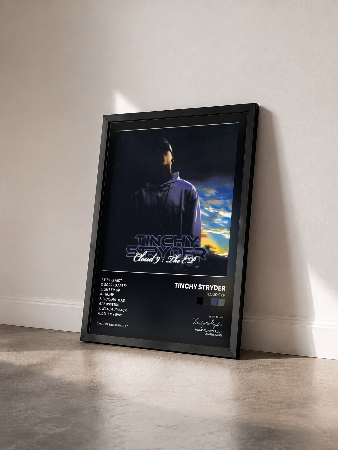 #noir Tableau de l'album Cloud 9 EP de Tinchy Stryder vu de trois quarts, cadre noir