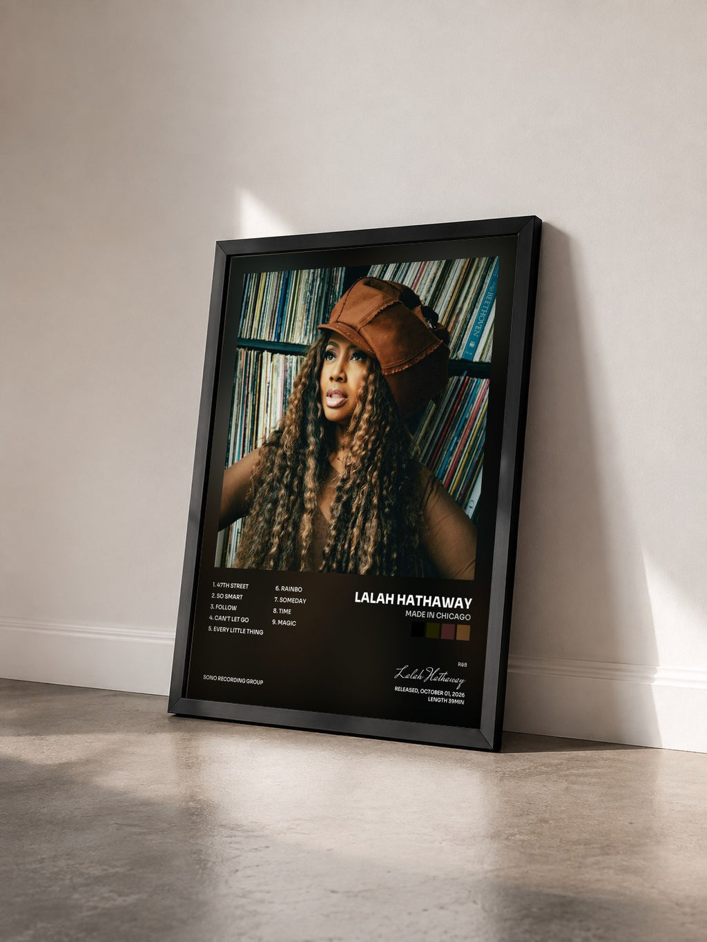 #noir Tableau de l'album Made In Chicago de Lalah Hathaway vu de trois quarts, cadre noir