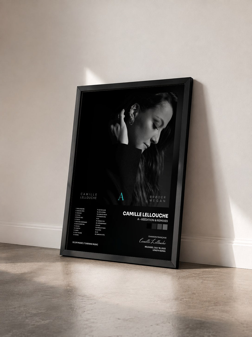 #noir Tableau de l'album A - RÉÉDITION & REMIXES de Camille Lellouche vu de trois quarts, cadre noir