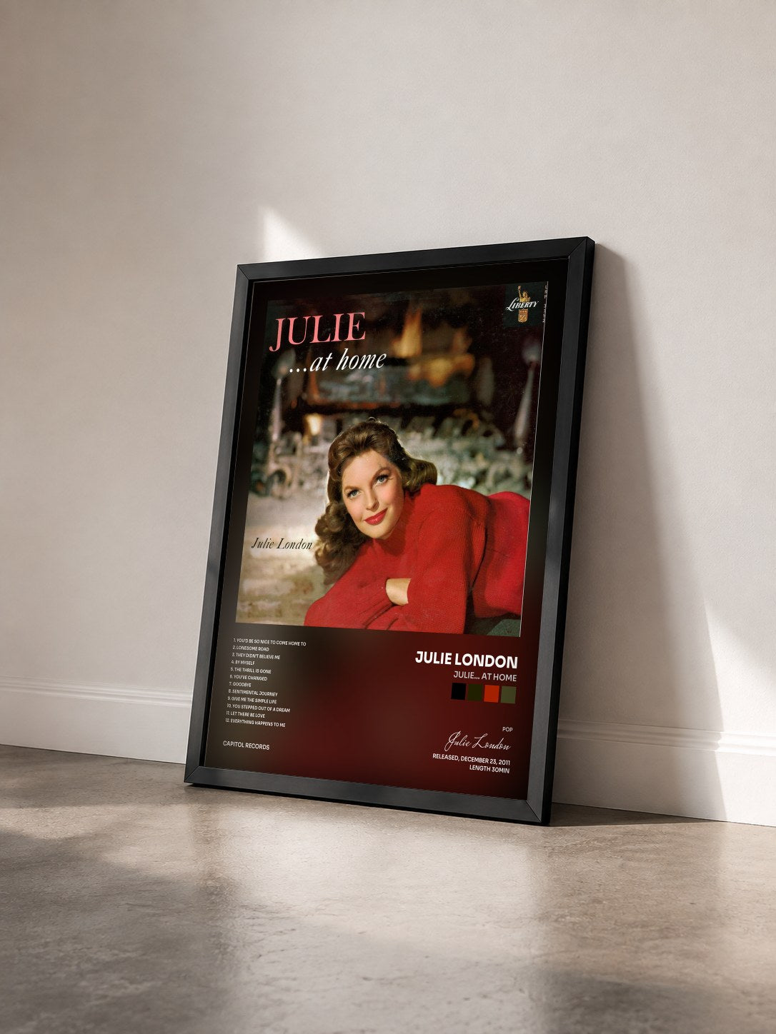 #noir Tableau de l'album Julie... At Home de Julie London vu de trois quarts, cadre noir