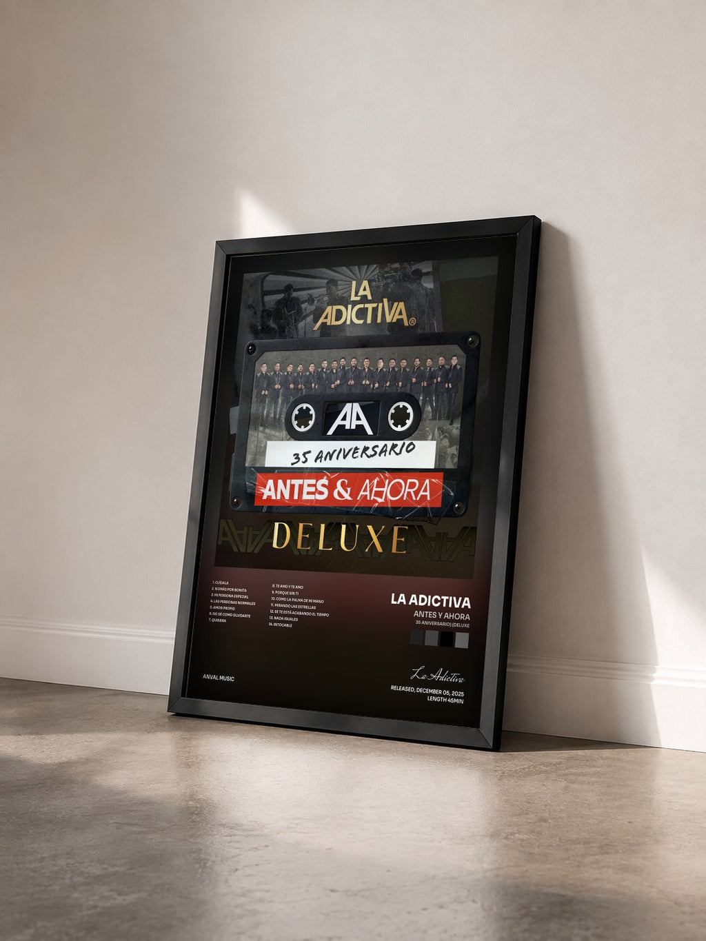 #noir Tableau de l'album Antes y Ahora (35 Aniversario) (Deluxe) de La Adictiva vu de trois quarts, cadre noir