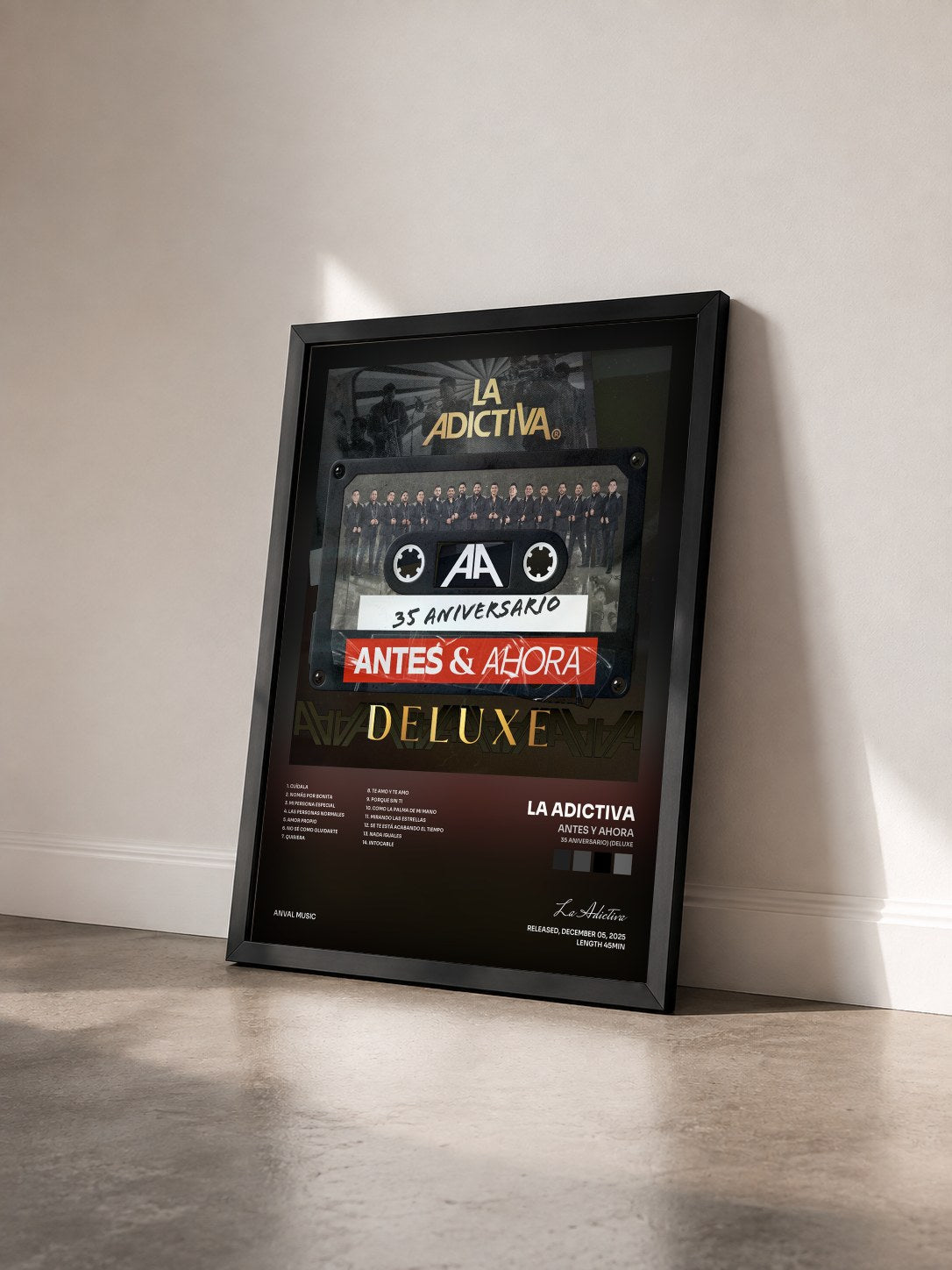 #noir Tableau de l'album Antes y Ahora (35 Aniversario) (Deluxe) de La Adictiva vu de trois quarts, cadre noir