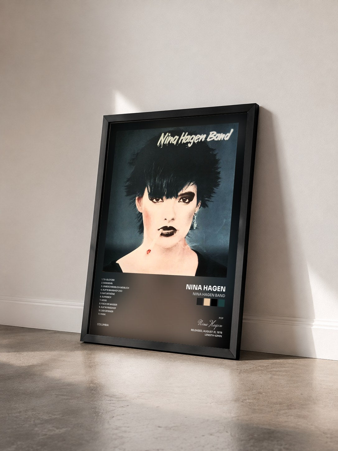 #noir Tableau de l'album Nina Hagen Band de Nina Hagen vu de trois quarts, cadre noir