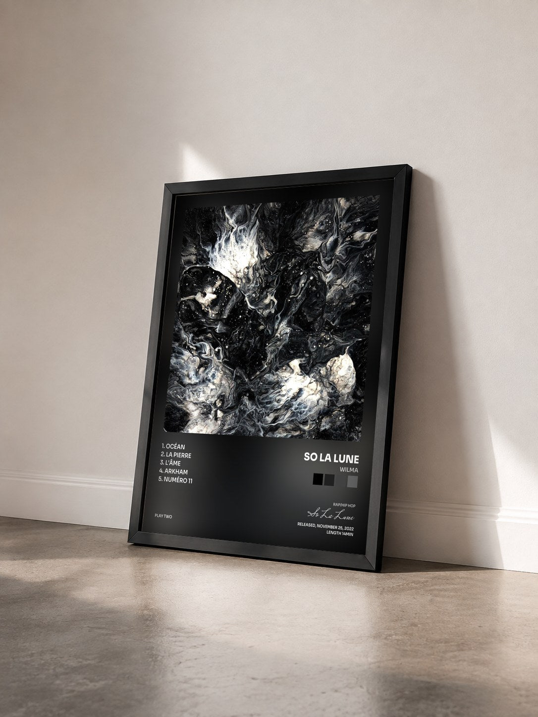 #noir Tableau de l'album Wilma de So La Lune vu de trois quarts, cadre noir