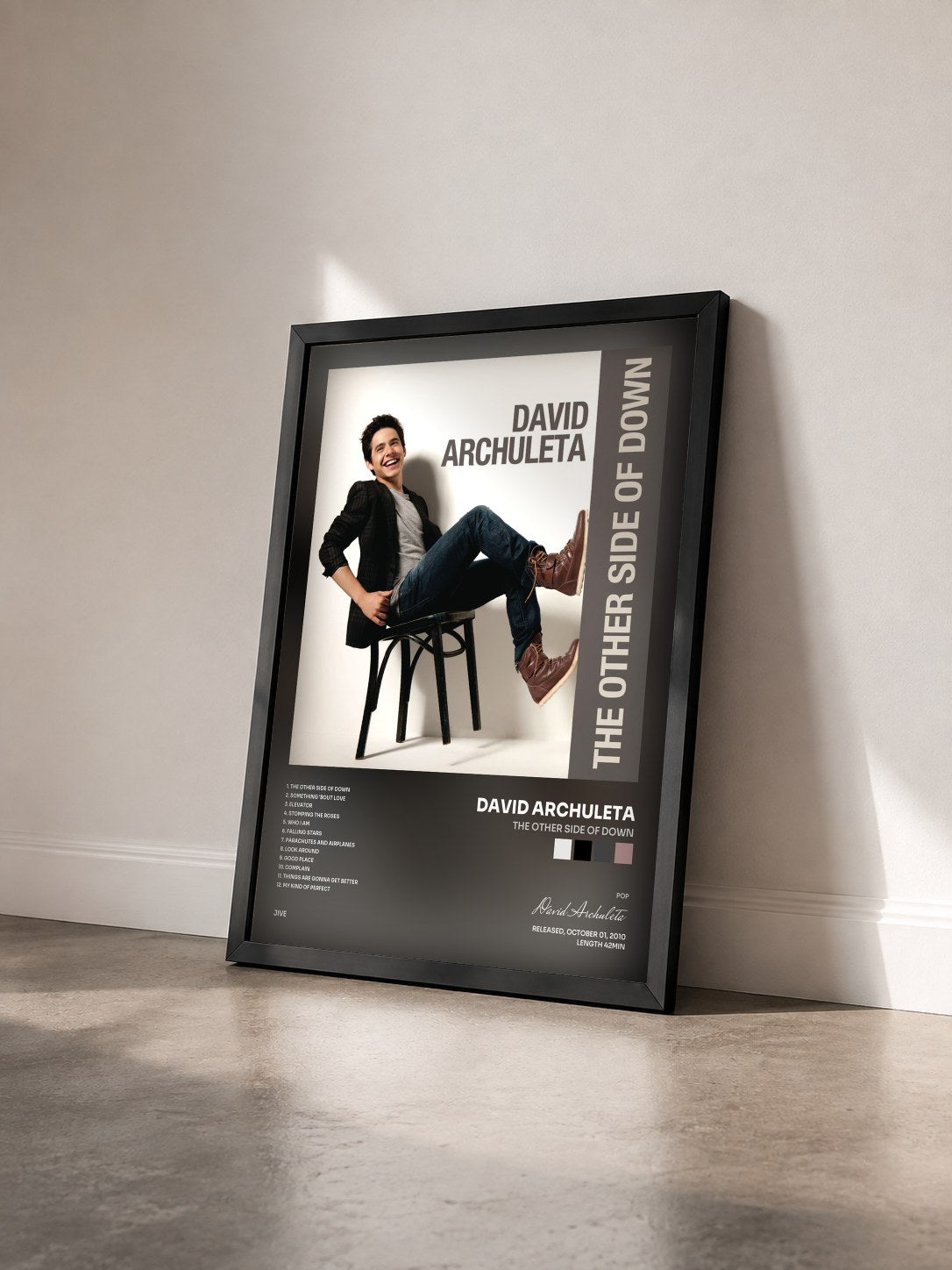#noir Tableau de l'album The Other Side of Down de David Archuleta vu de trois quarts, cadre noir