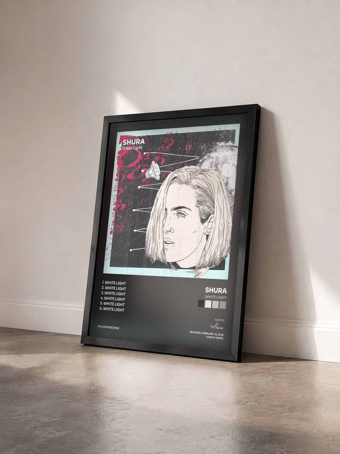 #noir Tableau de l'album White Light de Shura vu de trois quarts, cadre noir