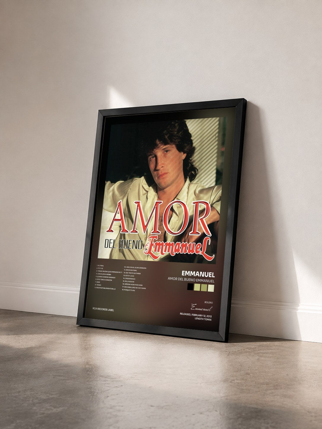#noir Tableau de l'album Amor Del Bueno Emmanuel de Emmanuel vu de trois quarts, cadre noir