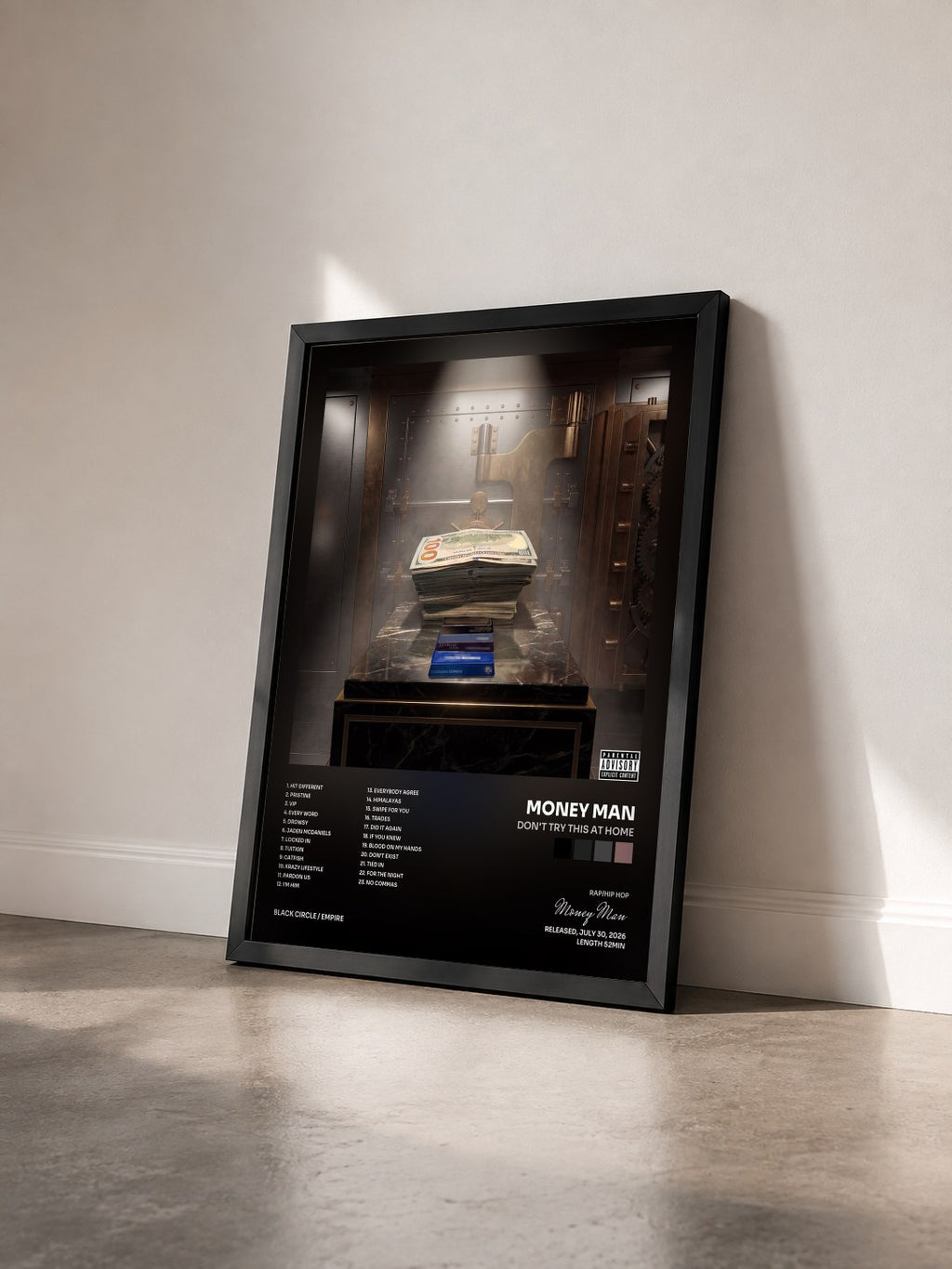 #noir Tableau de l'album Don't Try This At Home de Money Man vu de trois quarts, cadre noir