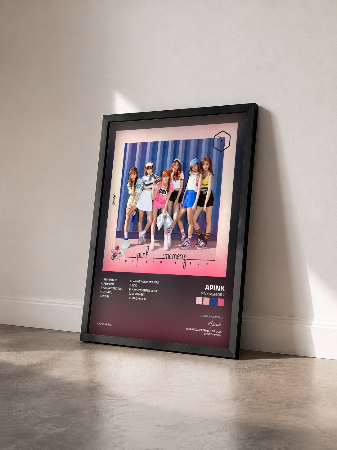 #noir Tableau de l'album Pink MEMORY de Apink vu de trois quarts, cadre noir