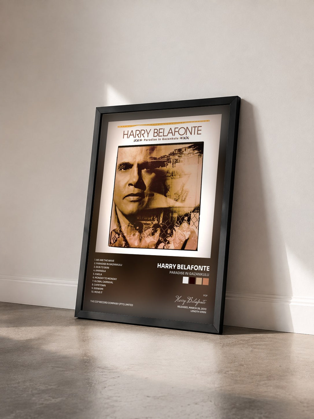 #noir Tableau de l'album Paradise In Gazankulu de Harry Belafonte vu de trois quarts, cadre noir