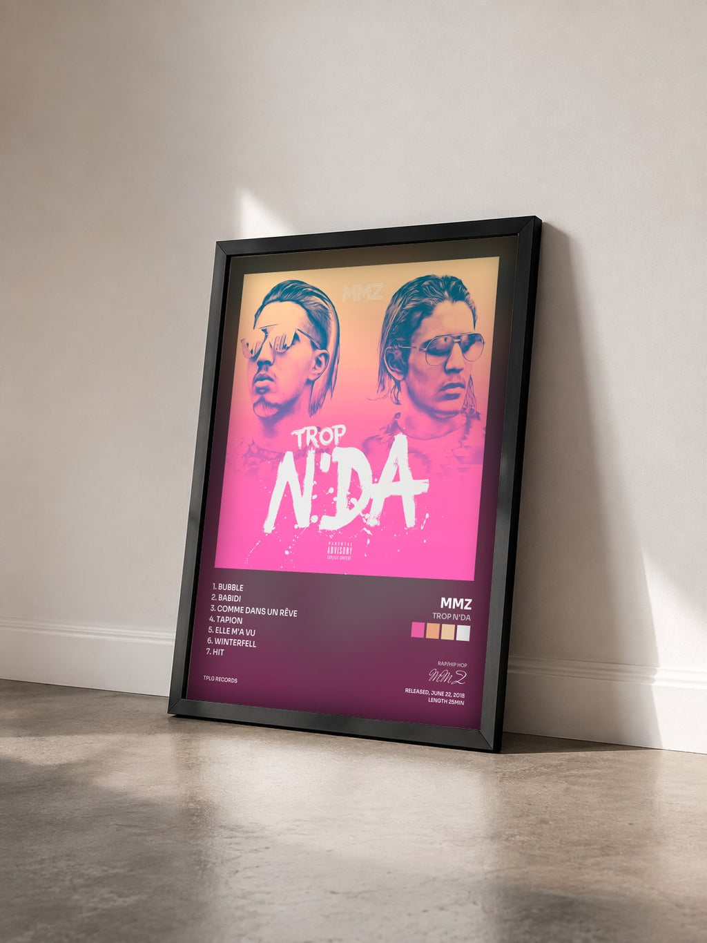 #noir Tableau de l'album Trop N'DA de MMZ vu de trois quarts, cadre noir