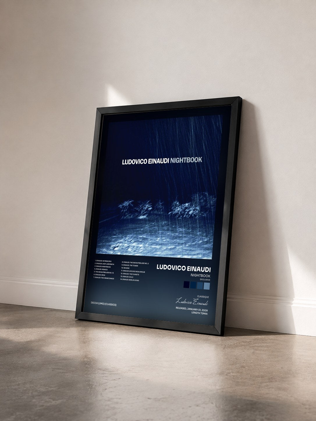 #noir Tableau de l'album Nightbook (Exclusive) de Ludovico Einaudi vu de trois quarts, cadre noir