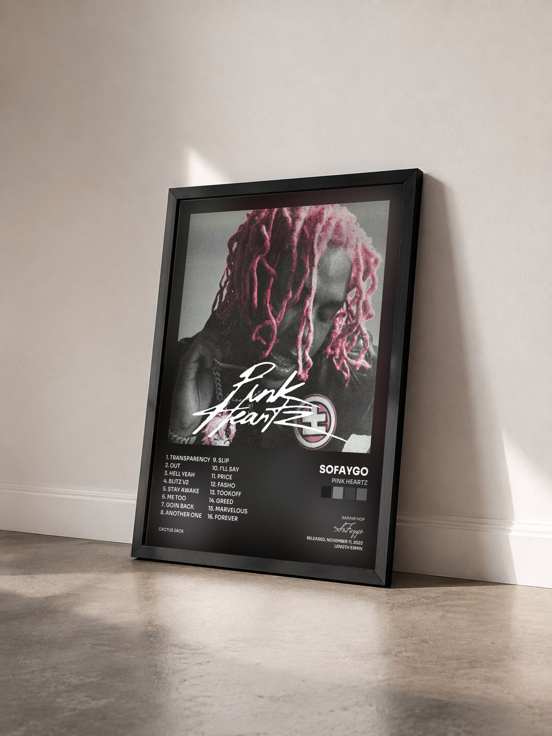 #noir Tableau de l'album Pink Heartz de SoFaygo vu de trois quarts, cadre noir