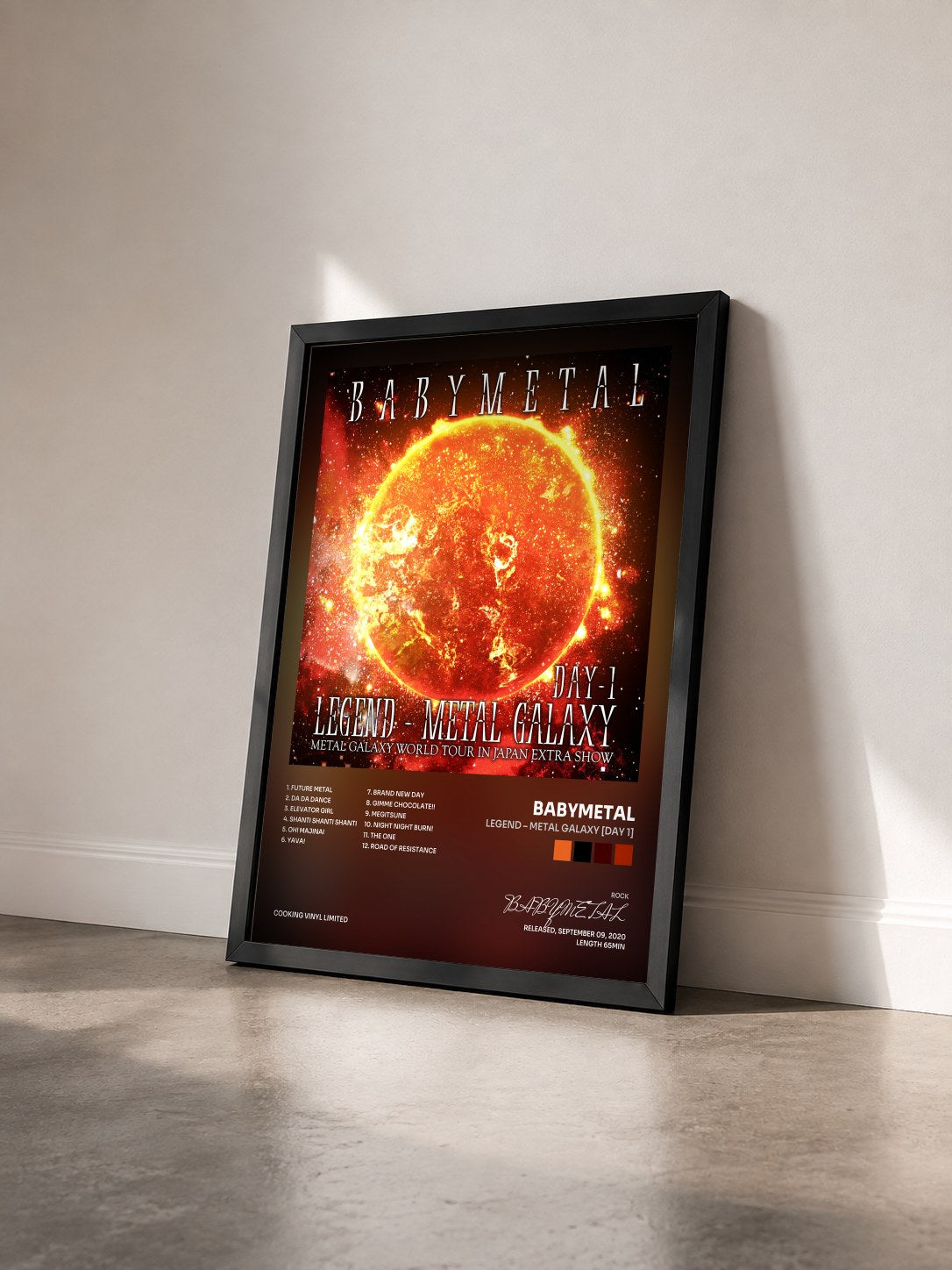 #noir Tableau de l'album LEGEND – METAL GALAXY [DAY 1] de BABYMETAL vu de trois quarts, cadre noir