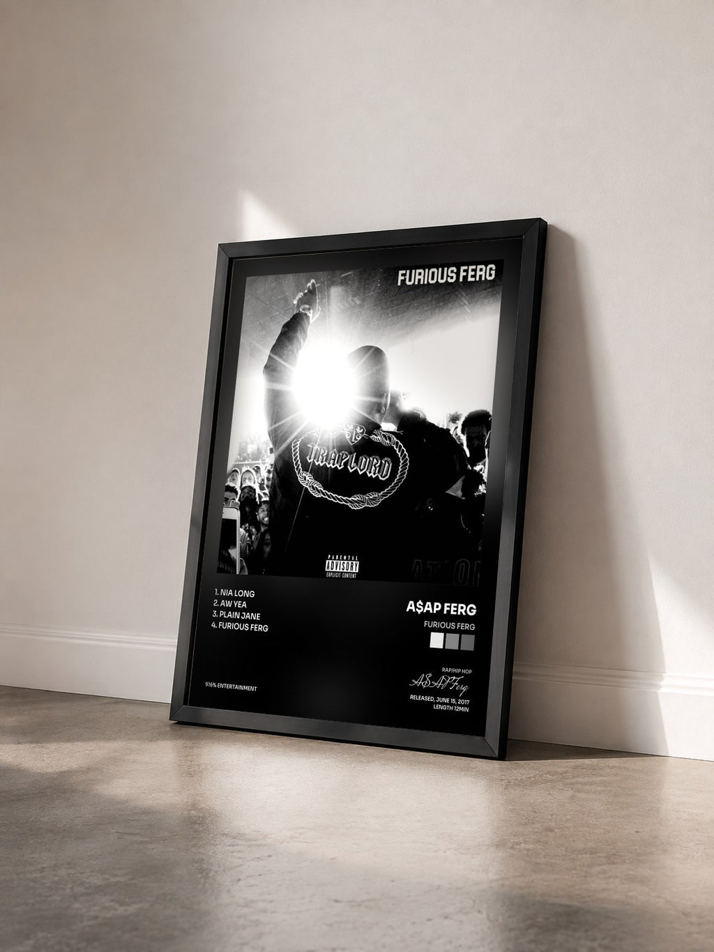 #noir Tableau de l'album Furious Ferg de A$AP Ferg vu de trois quarts, cadre noir