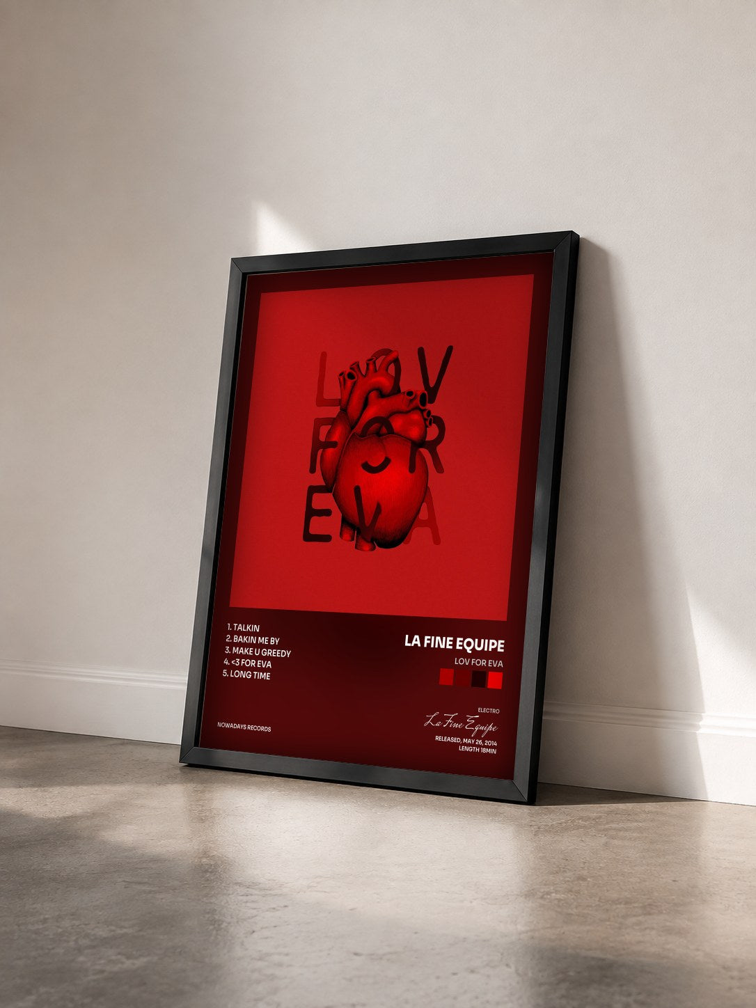 #noir Tableau de l'album Lov for Eva de La Fine Equipe vu de trois quarts, cadre noir