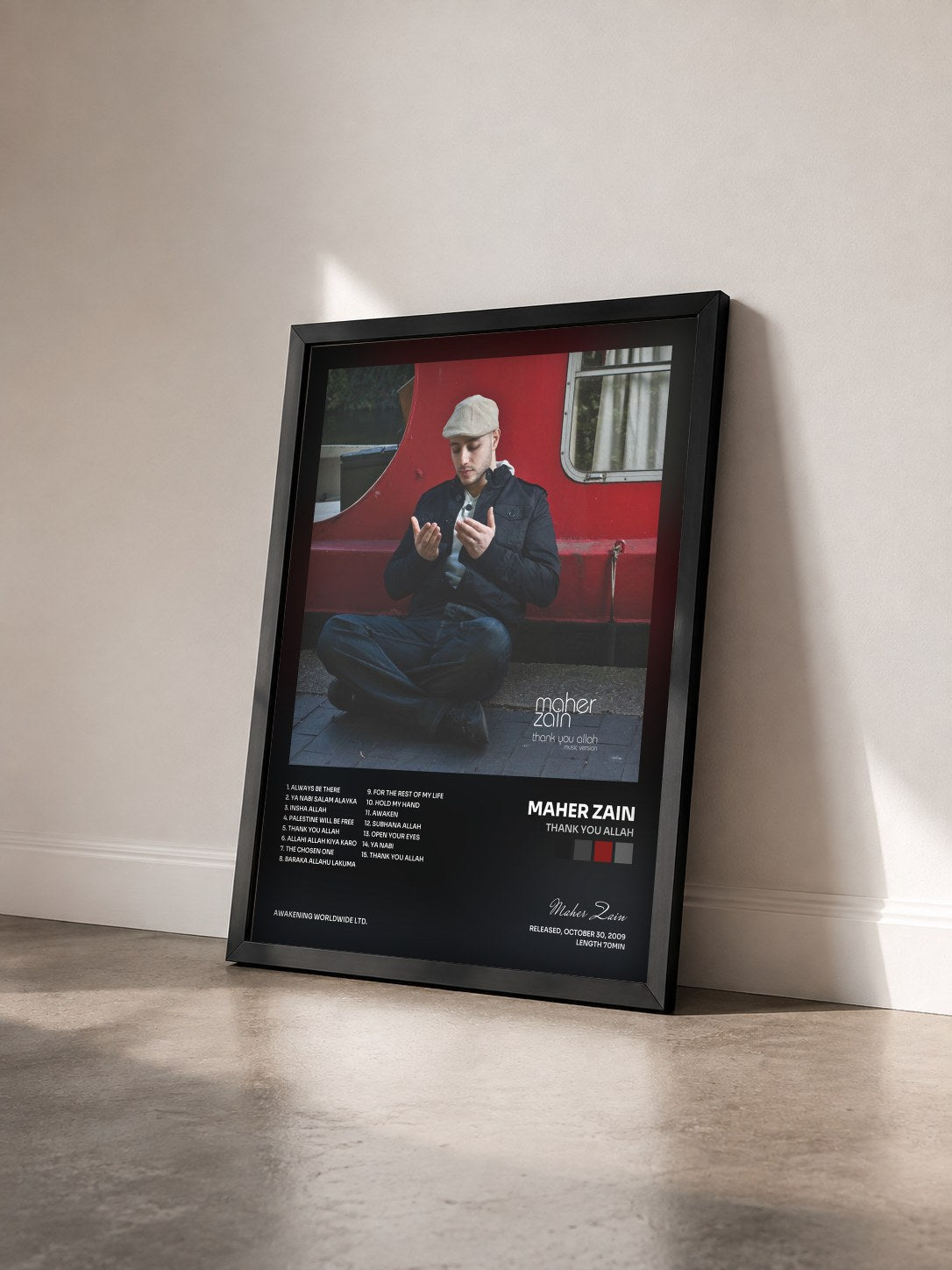 #noir Tableau de l'album Thank You Allah de Maher Zain vu de trois quarts, cadre noir