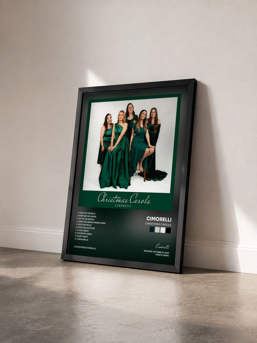 #noir Tableau de l'album Christmas Carols de Cimorelli vu de trois quarts, cadre noir