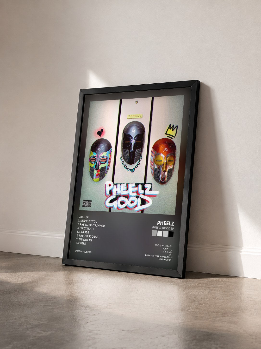 #noir Tableau de l'album Pheelz Good EP de Pheelz vu de trois quarts, cadre noir