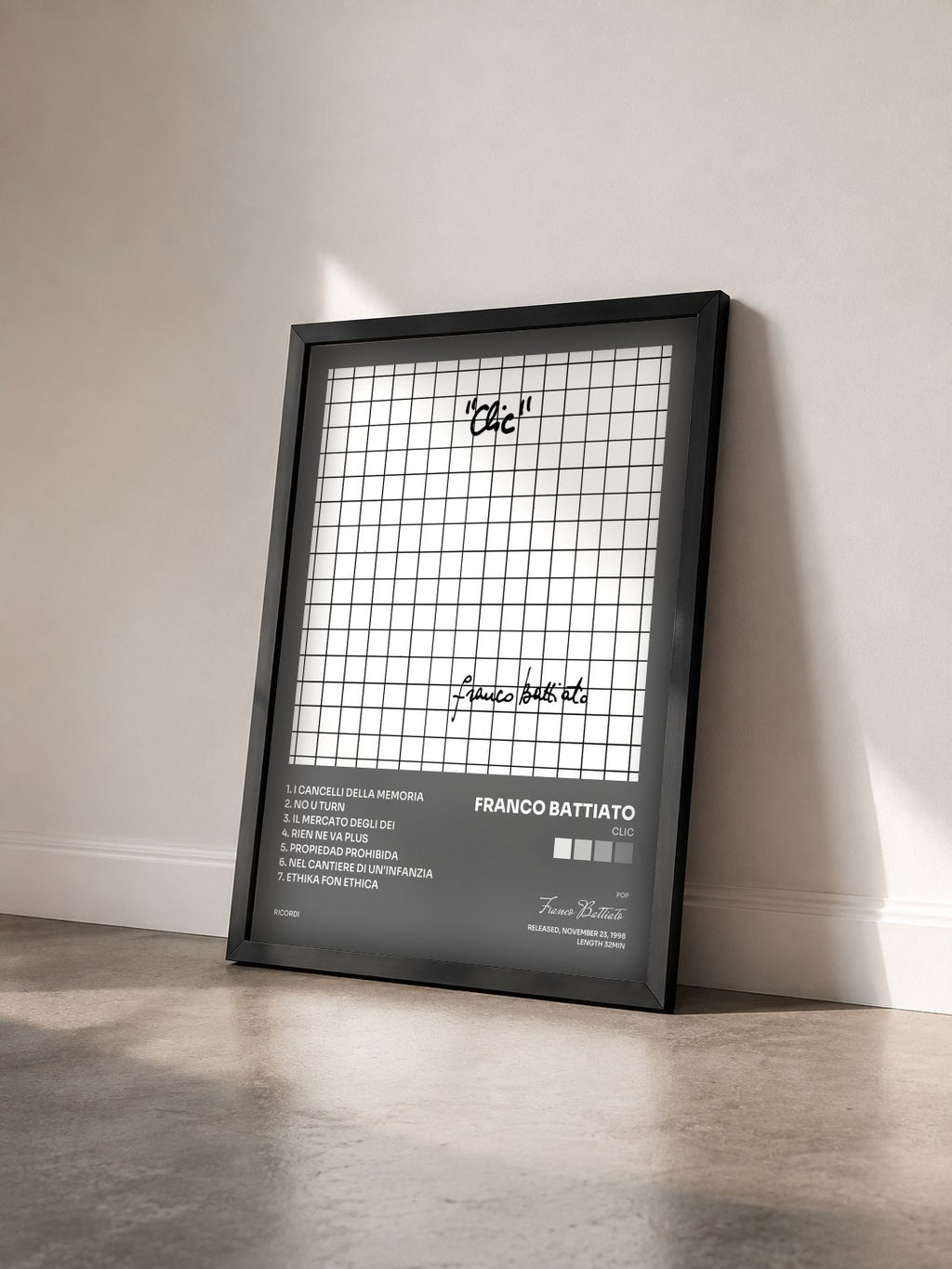 #noir Tableau de l'album Clic de Franco Battiato vu de trois quarts, cadre noir