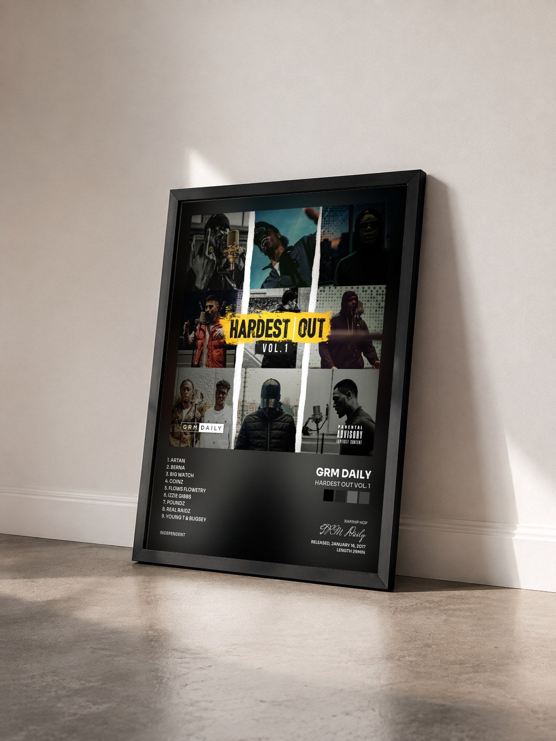 #noir Tableau de l'album Hardest Out Vol. 1 de GRM Daily vu de trois quarts, cadre noir
