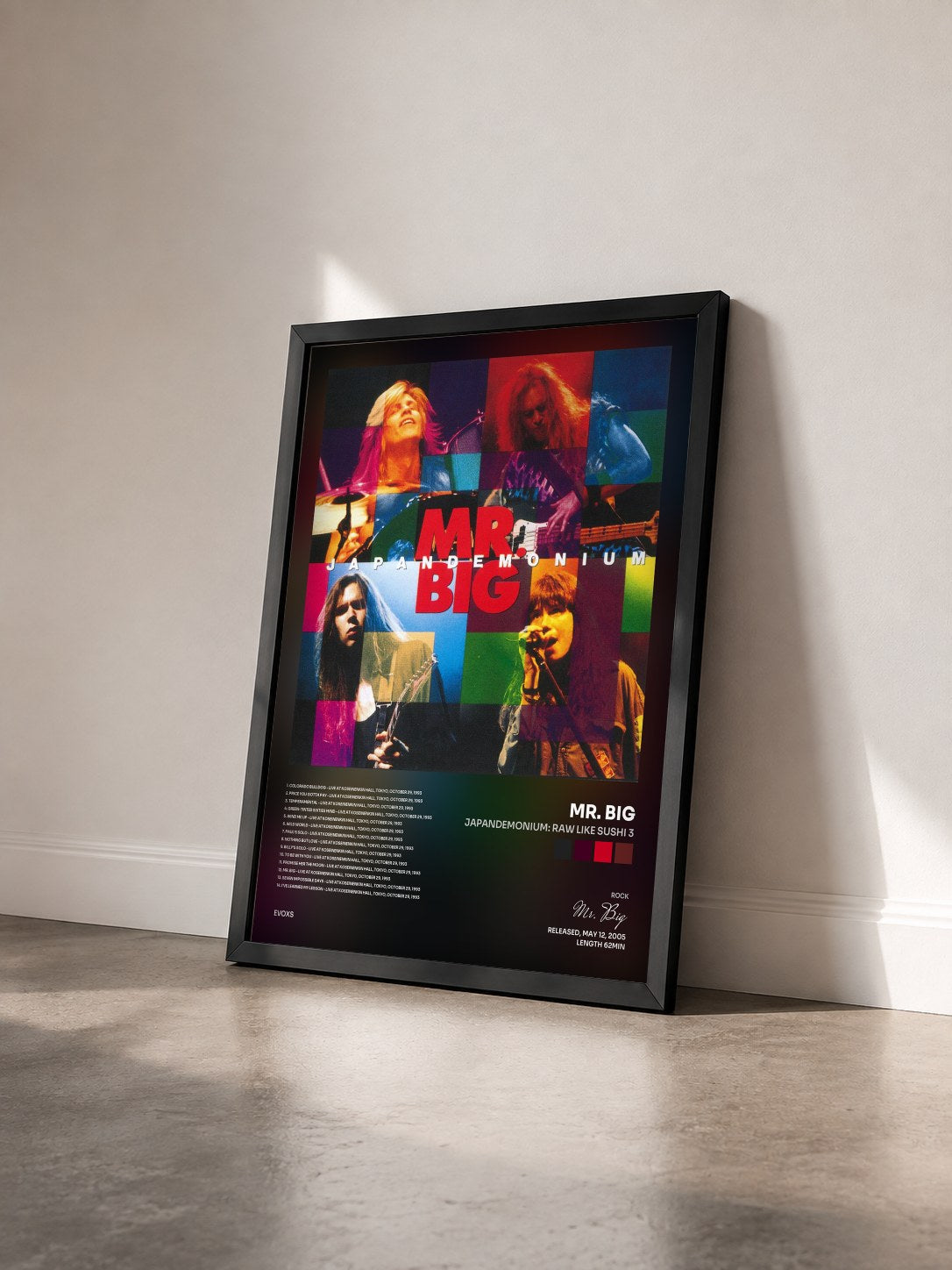 #noir Tableau de l'album Japandemonium: Raw Like Sushi 3 de Mr. Big vu de trois quarts, cadre noir