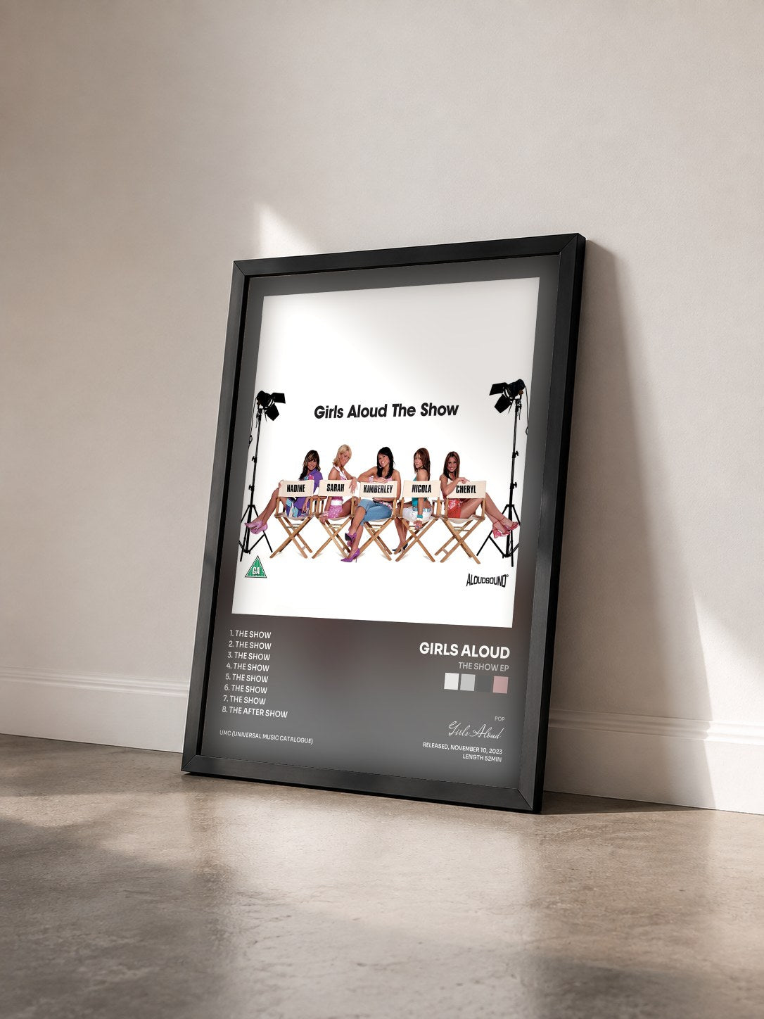 #noir Tableau de l'album The Show EP de Girls Aloud vu de trois quarts, cadre noir