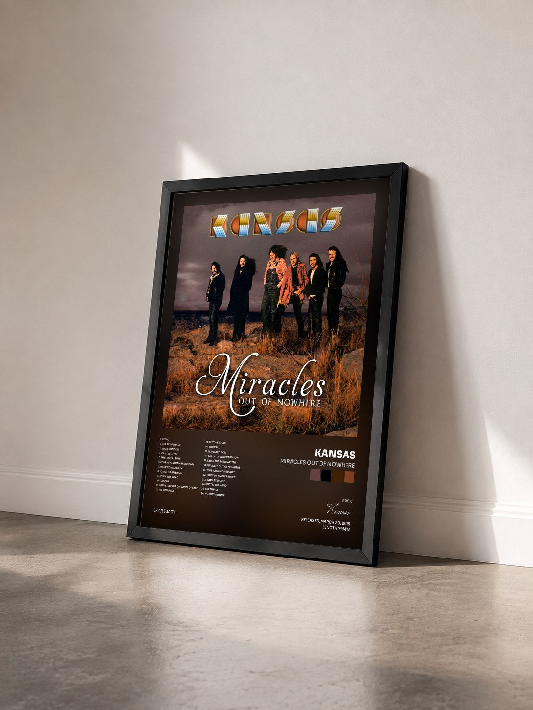 #noir Tableau de l'album Miracles Out of Nowhere de Kansas vu de trois quarts, cadre noir
