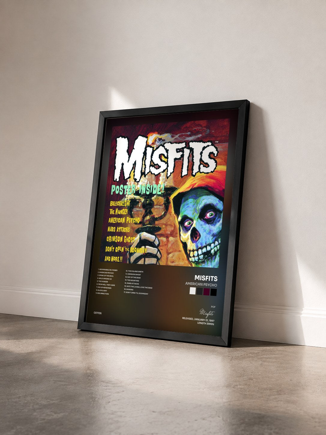 #noir Tableau de l'album American Psycho de Misfits vu de trois quarts, cadre noir