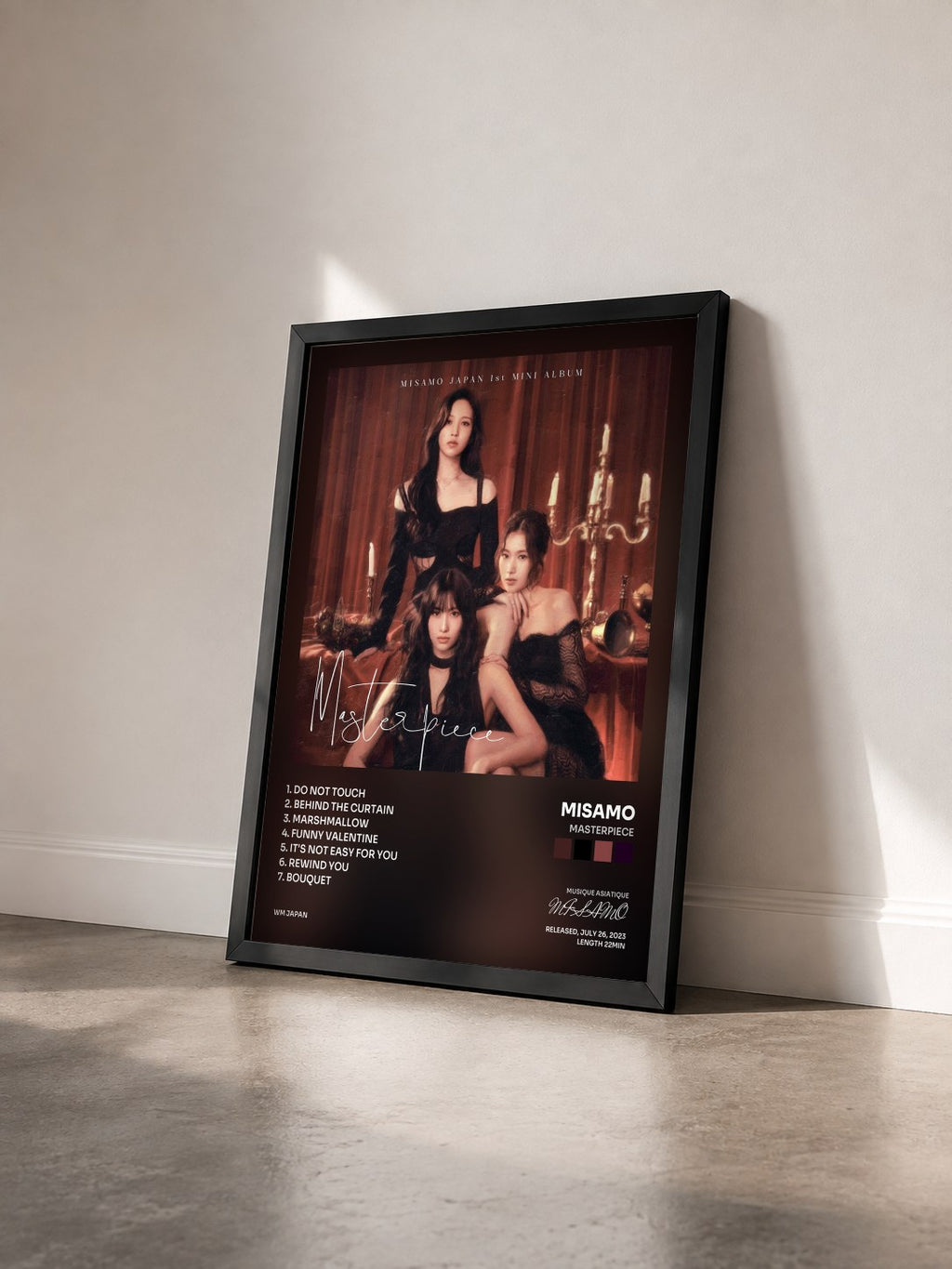 #noir Tableau de l'album Masterpiece de MISAMO vu de trois quarts, cadre noir