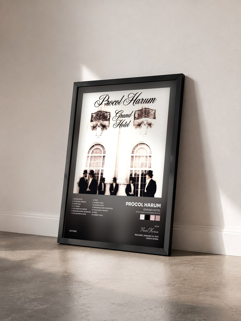 #noir Tableau de l'album Grand Hotel (Remastered & Expanded Edition) de Procol Harum vu de trois quarts, cadre noir