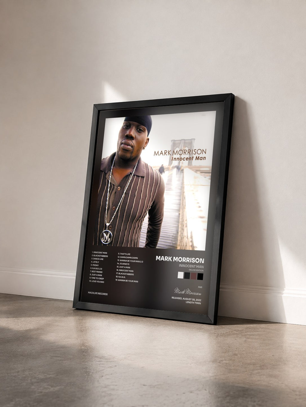 #noir Tableau de l'album Innocent Man (Deluxe Edition) de Mark Morrison vu de trois quarts, cadre noir