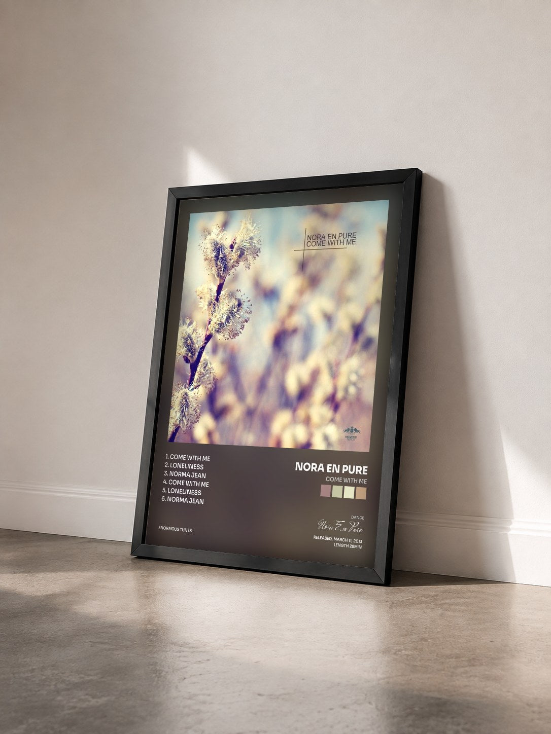 #noir Tableau de l'album Come with Me de Nora En Pure vu de trois quarts, cadre noir