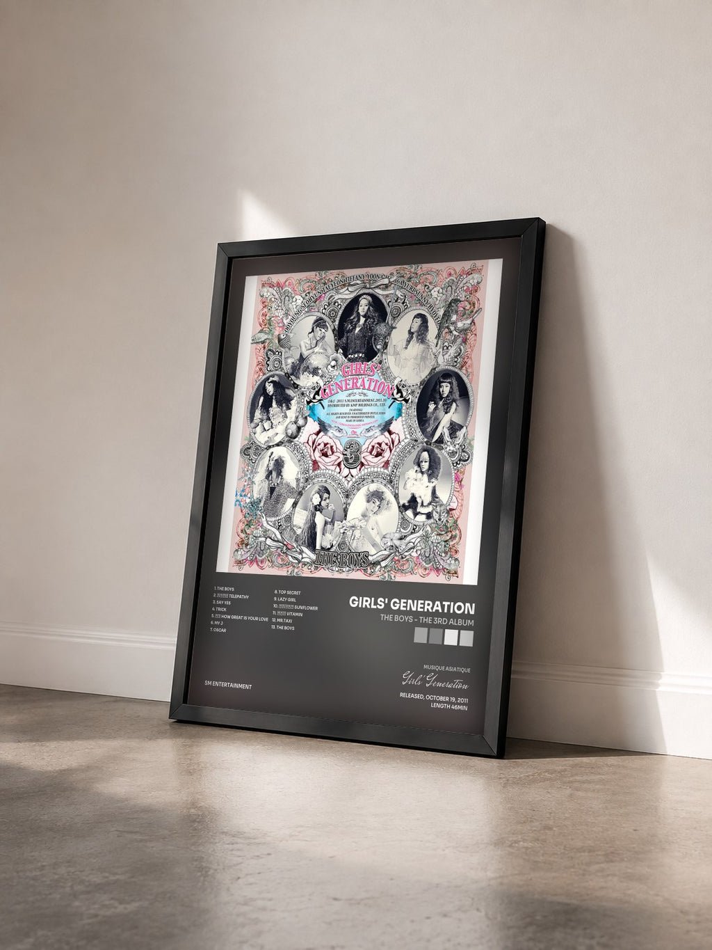 #noir Tableau de l'album The Boys - The 3rd Album de Girls' Generation vu de trois quarts, cadre noir