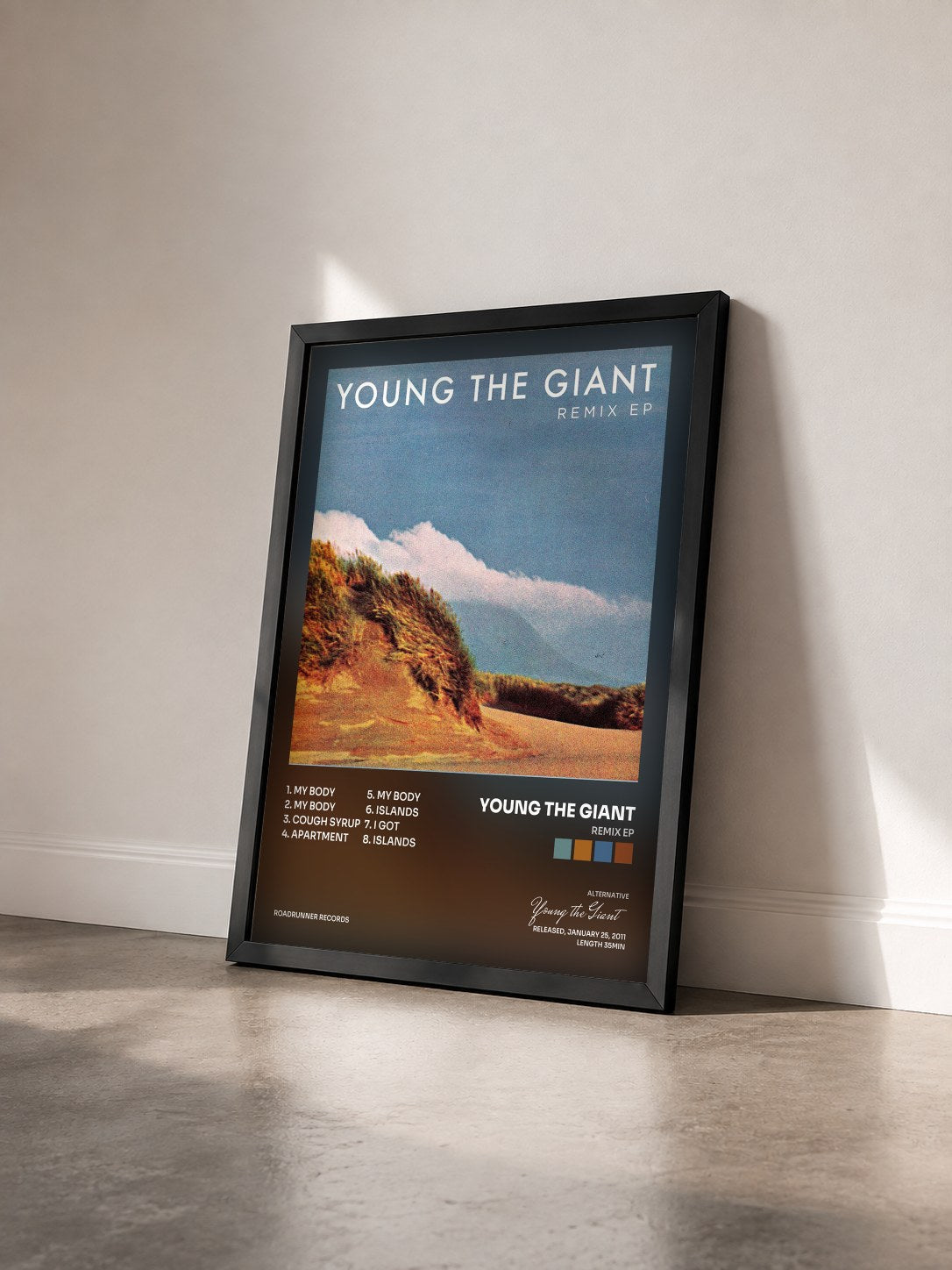#noir Tableau de l'album Remix EP de Young the Giant vu de trois quarts, cadre noir