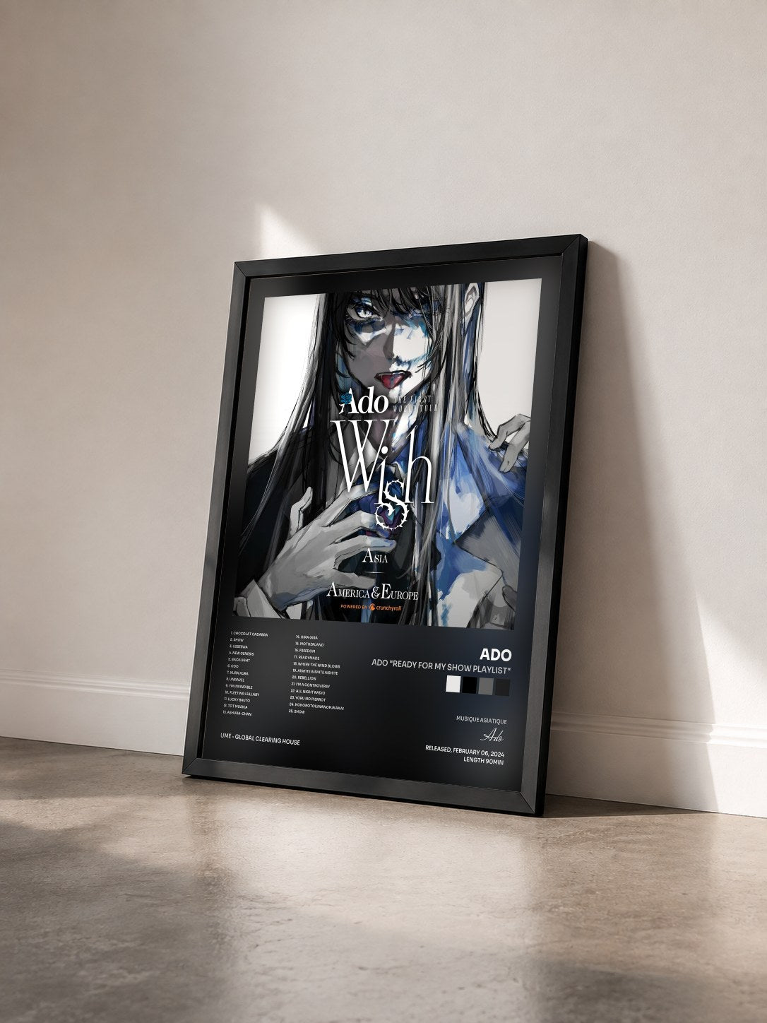 #noir Tableau de l'album Ado "Ready For My Show Playlist" de Ado vu de trois quarts, cadre noir