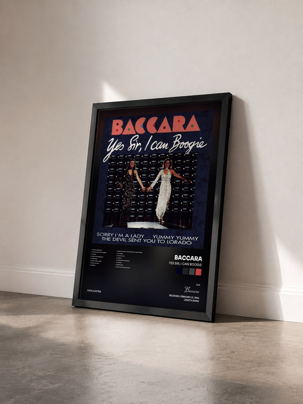 #noir Tableau de l'album Yes Sir, I Can Boogie de Baccara vu de trois quarts, cadre noir