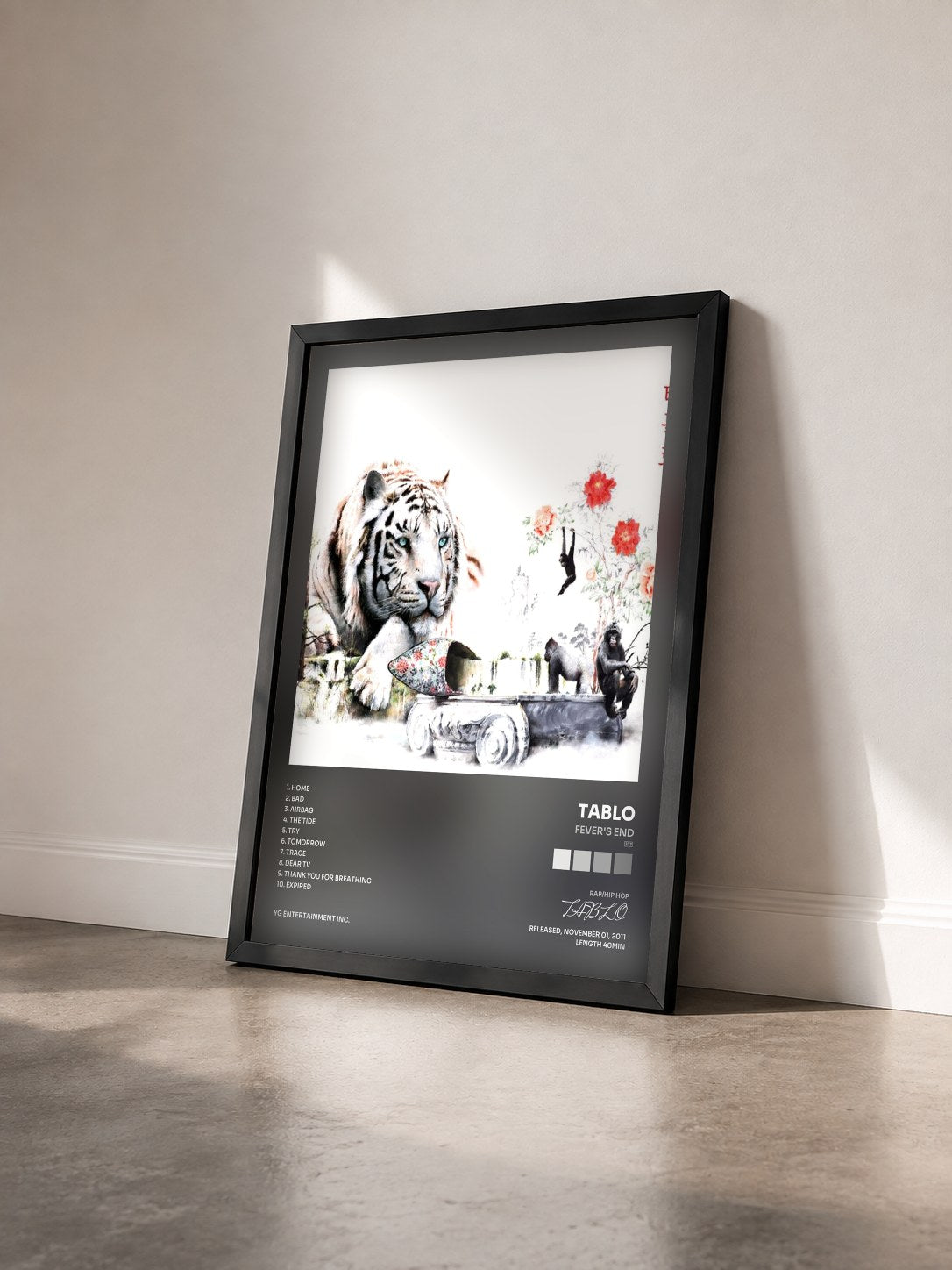 #noir Tableau de l'album Fever's End (열꽃) de TABLO vu de trois quarts, cadre noir