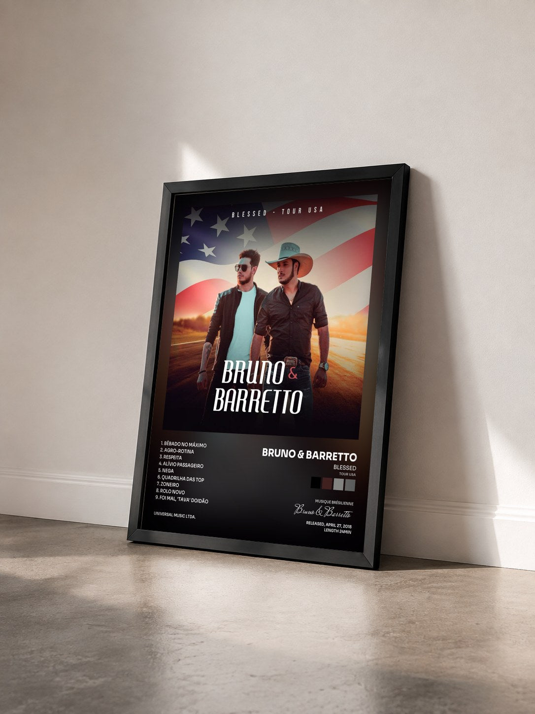#noir Tableau de l'album Blessed (Tour USA) de Bruno & Barretto vu de trois quarts, cadre noir
