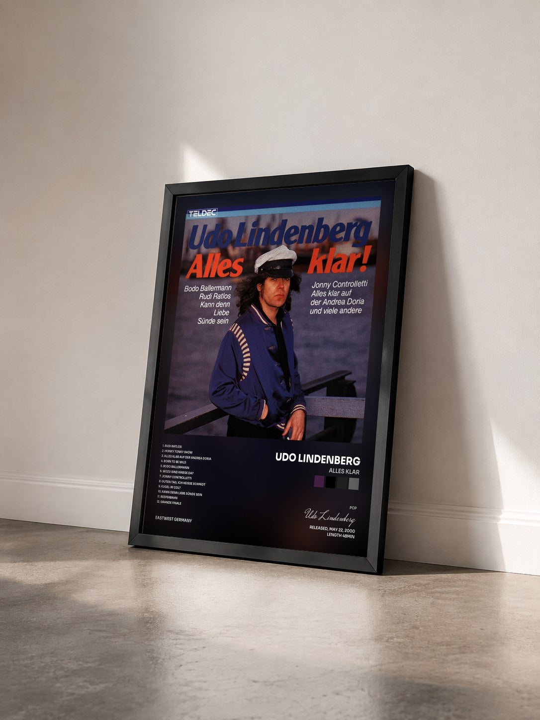 #noir Tableau de l'album Alles Klar de Udo Lindenberg vu de trois quarts, cadre noir