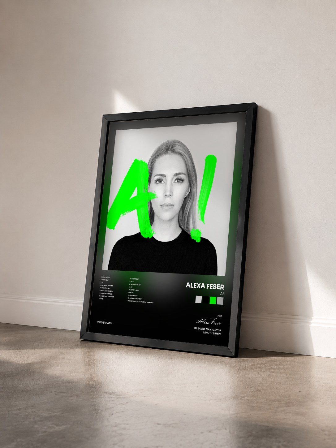 #noir Tableau de l'album A! de Alexa Feser vu de trois quarts, cadre noir