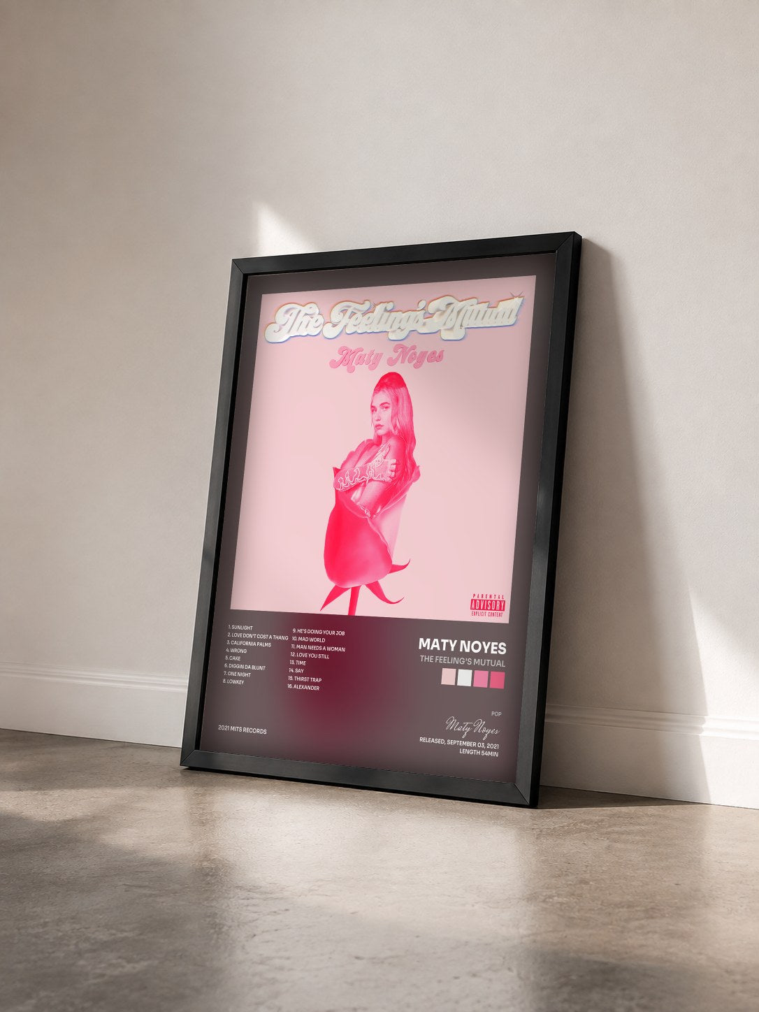 #noir Tableau de l'album The Feeling's Mutual de Maty Noyes vu de trois quarts, cadre noir