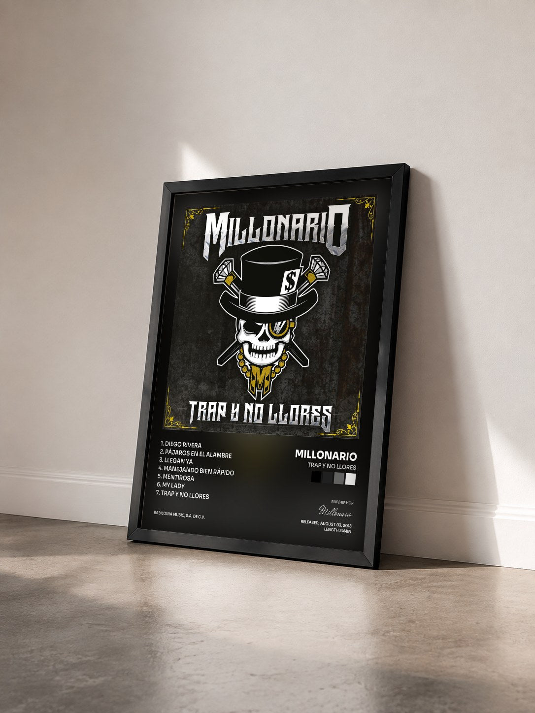 #noir Tableau de l'album Trap y No Llores de Millonario vu de trois quarts, cadre noir